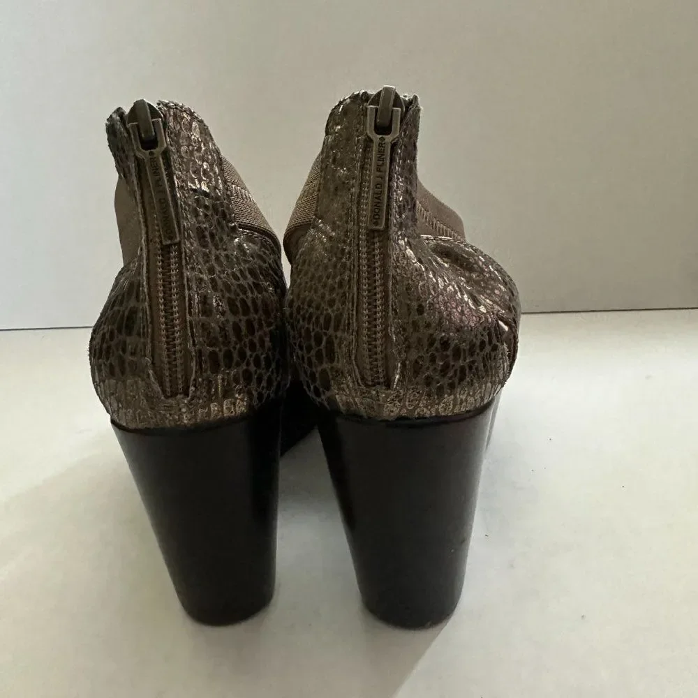 Donald J Pliner Jilli Canvas Wedge Sandal Bronze Open-toe design/comfort. Sz 9.5